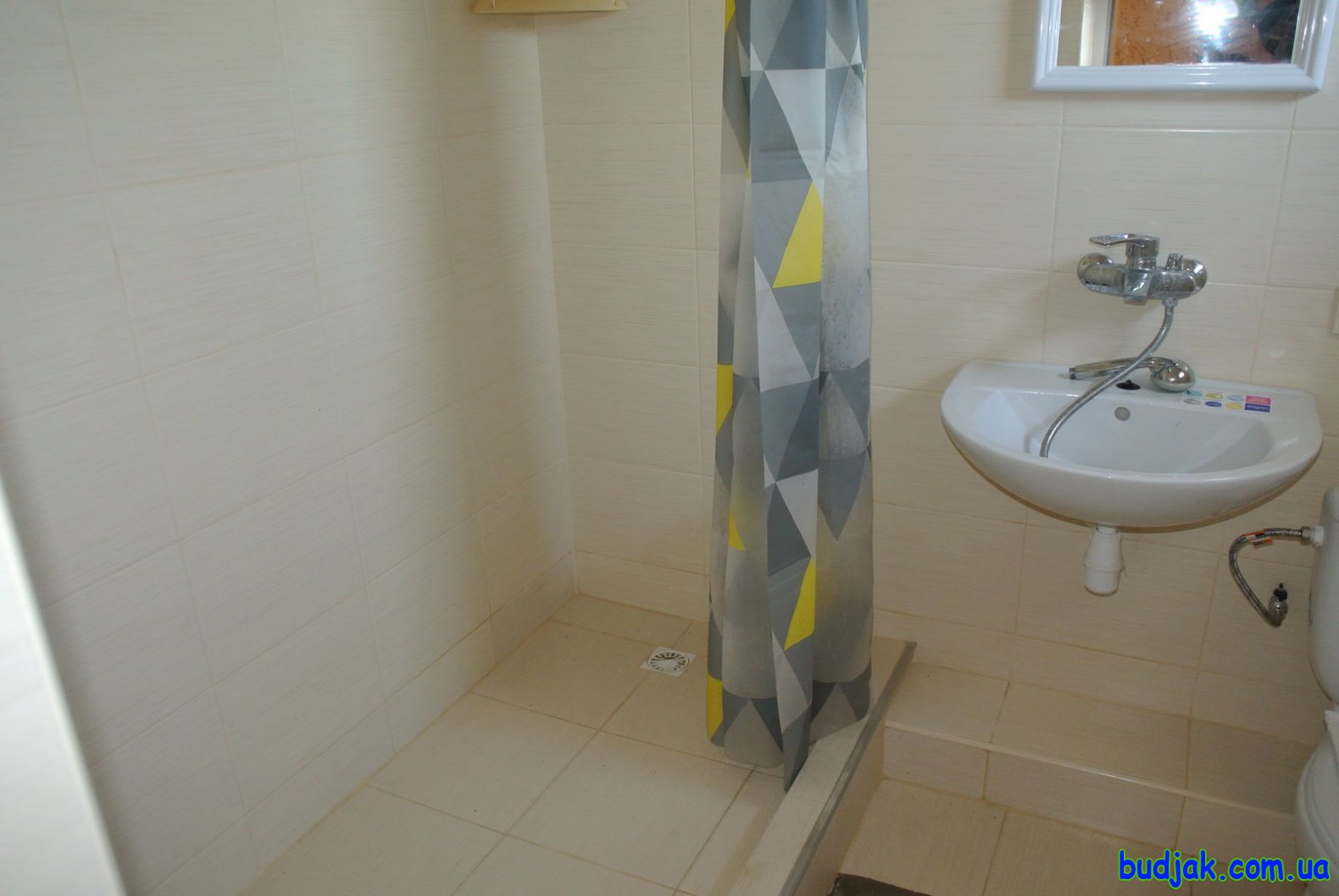 4-х местный 2-х комнатный номер. База отдыха «Плай». Курорт Рассейка. Фото № 0536. 2017 год